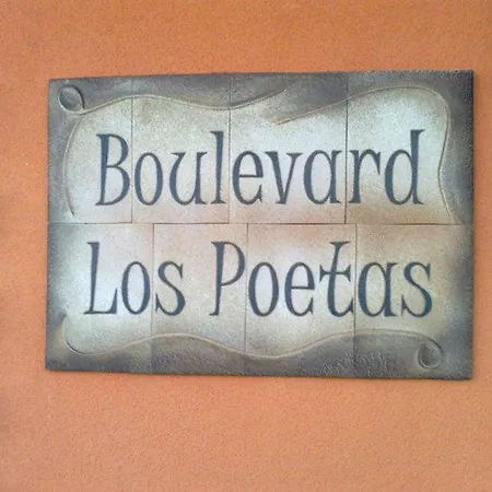 Boulevard Los Poetas